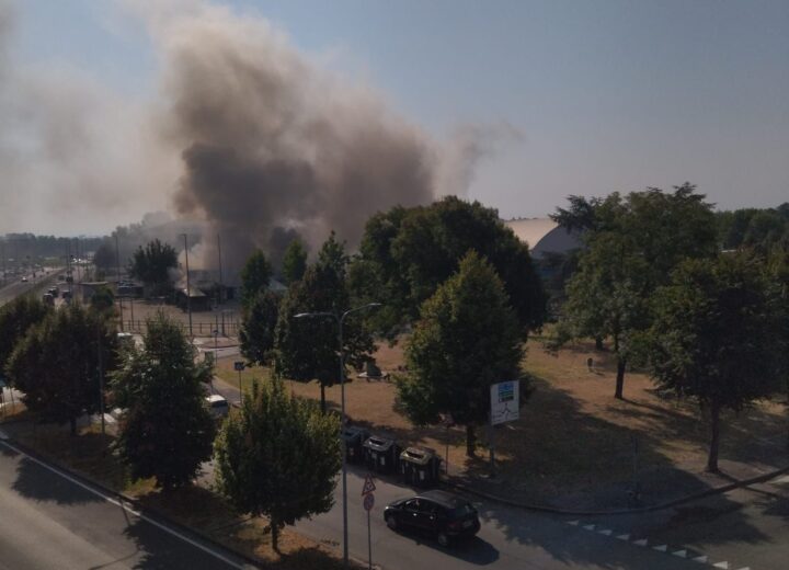 Colonna di fumo da “L’artista Del Krapfen”: Vigili del Fuoco in azione ad Alessandria