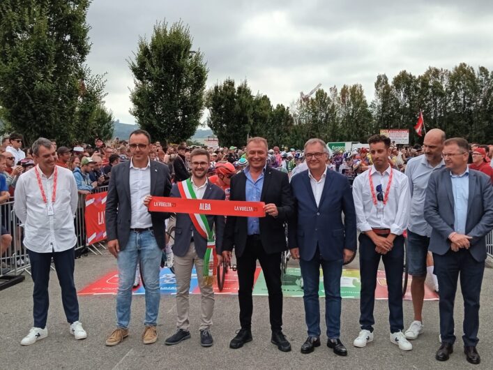 Altro giorno di festa in Piemonte con la Vuelta: a Limone vince Vingegaard