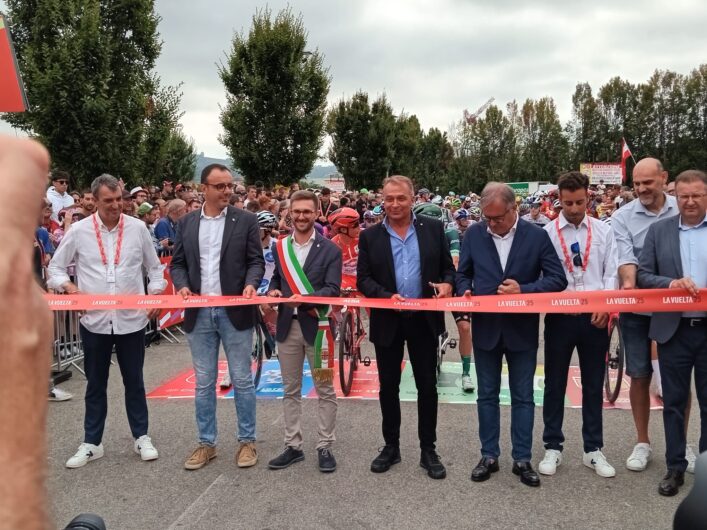 Altro giorno di festa in Piemonte con la Vuelta: a Limone vince Vingegaard