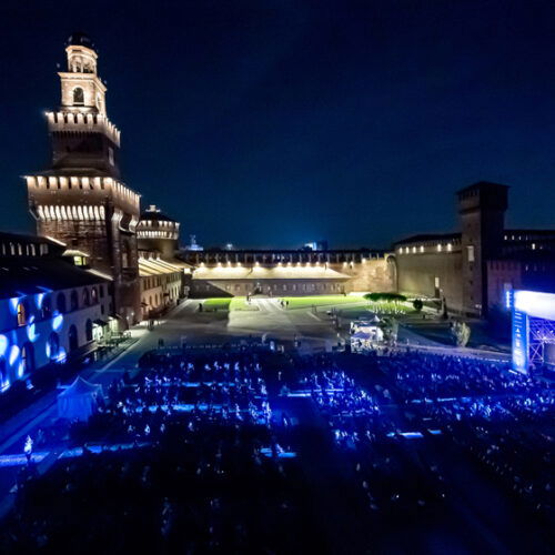 Al Castello Sforzesco di Milano Ferragosto sotto le stelle con la proiezione di “Mamma Mia!”