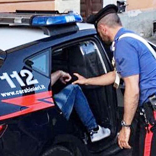 Ottantenni faccia a faccia con il ladro di notte: arrestato dai Carabinieri