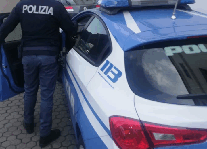 Aggrediscono e rapinano tre coetanei in stazione a Pavia. Quattro minorenni denunciati dalla Polizia