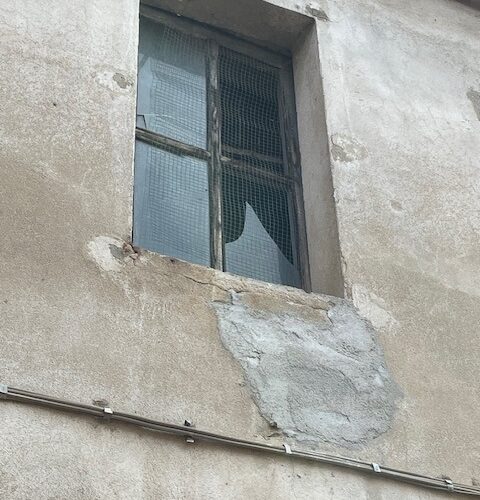 Urla, schiamazzi e atti vandalici notturni a Solero, sindaco: “Pronti a denunciare ai Carabinieri”