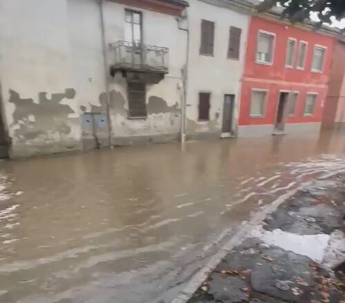 Maltempo: a Castelceriolo allagata piazza Baloncieri