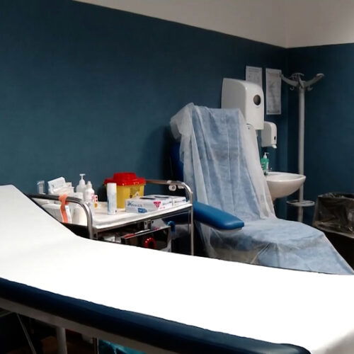 Ore di attesa per una visita prenotata al Day Hospital Onco-Ematologico di Alessandria: l’Ospedale risponde
