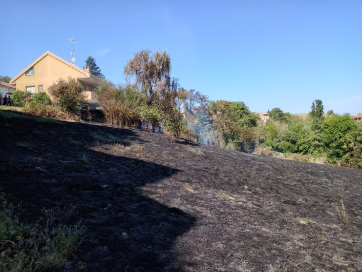 Incendio di sterpaglie a Sala Monferrato: l’intervento dei Vigili del Fuoco