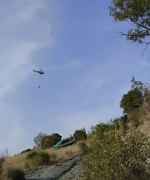 Vasto incendio di sterpaglie nel territorio di Spigno
