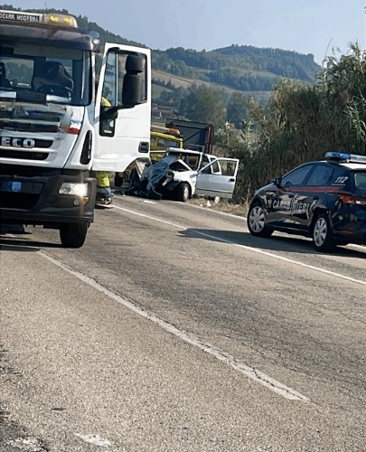 Scontro frontale tra un’auto e un furgone a Vignale: tre persone ferite, una è in gravi condizioni