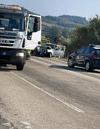 Scontro frontale tra un’auto e un furgone a Vignale: tre persone ferite, una è in gravi condizioni