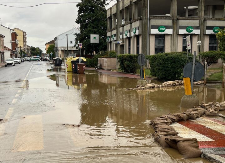 Spinetta di nuovo allagata: uscito il rio Lovassina, chiusa via Genova