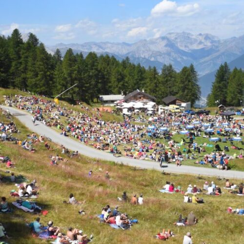 Ferragosto in alta quota: Clara protagonista del concerto a Sauze d’Oulx
