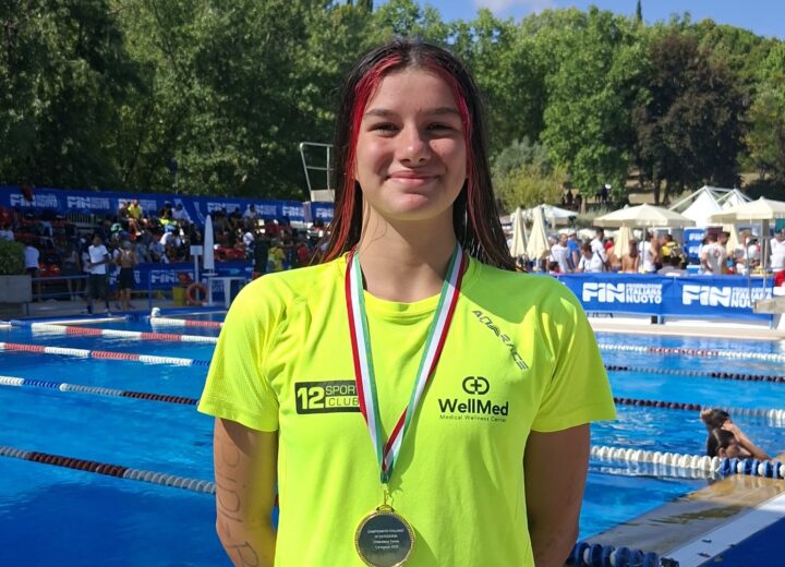 Zoe Johnson campionessa italiana nei 400 stile libero, categoria Ragazze