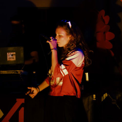 Liv: dalla scrittura al rap, una voce che racconta sé stessa e il mondo