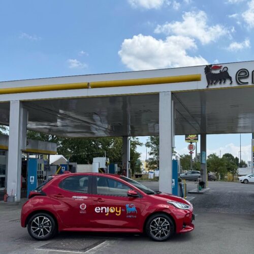 La EniLive Station di via Giordano Bruno è anche Enjoy Point: il car sharing è a portata di smartphone