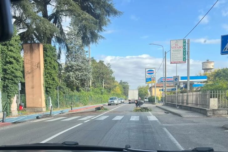 Donna investita a Novi in via Mazzini