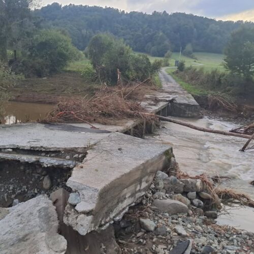 Maltempo: distrutto il guado sul torrente Valla a Pareto