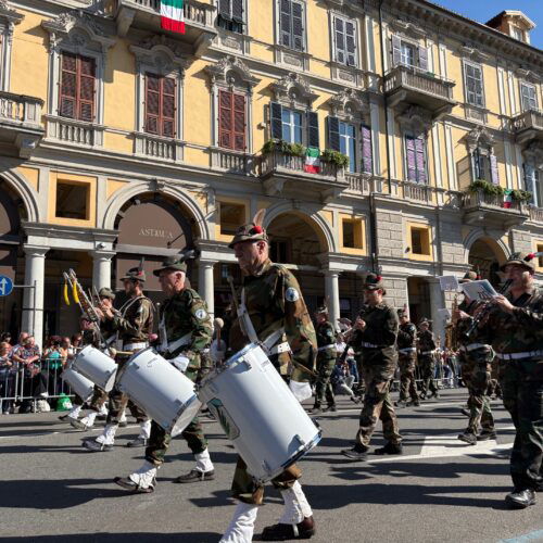 Migliaia di Penne Nere ad Alessandria. Il video di Radio Gold per rivivere la sfilata