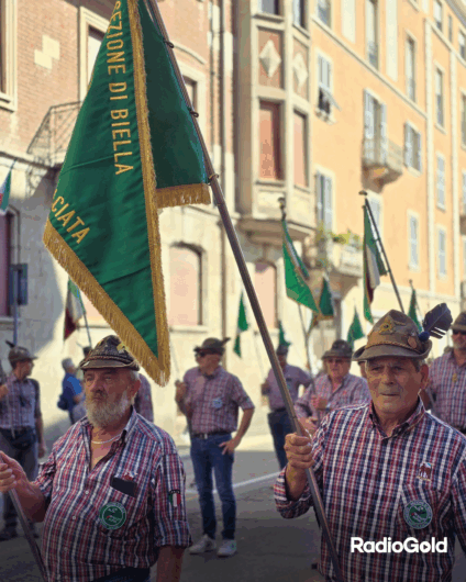 Migliaia di Penne Nere ad Alessandria. Le FOTO della sfilata