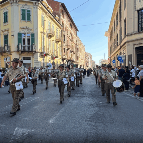 Migliaia di Penne Nere ad Alessandria. Le FOTO della sfilata