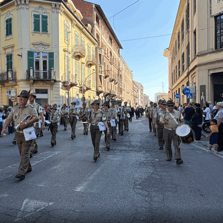 Migliaia di Penne Nere ad Alessandria. Le FOTO della sfilata