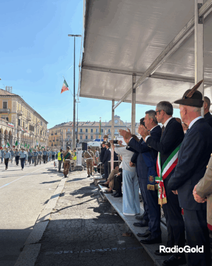 Migliaia di Penne Nere ad Alessandria. Le FOTO della sfilata
