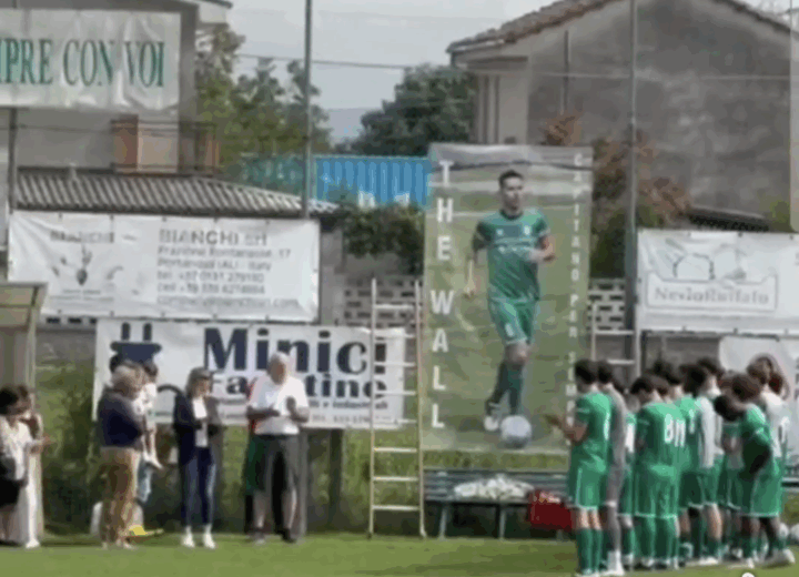 Francesco Cimino “Capitano per sempre”: gigantografia nel suo campo
