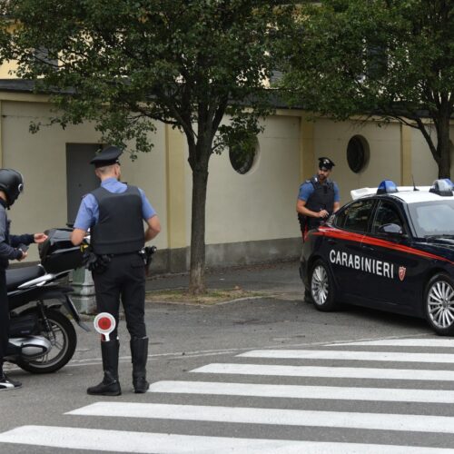 Controlli più robusti a Tortona dopo le segnalazioni dei cittadini: denunce per droga e possesso armi