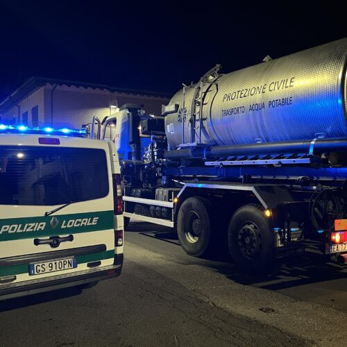 Valmadonna, nuova perdita in via Colla. Cisterne in supporto dei cittadini senza acqua