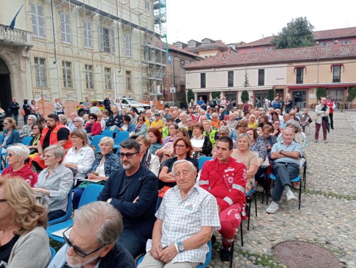 In piazza Duomo il grazie ai tanti volontari alessandrini: “La linfa vitale della città”
