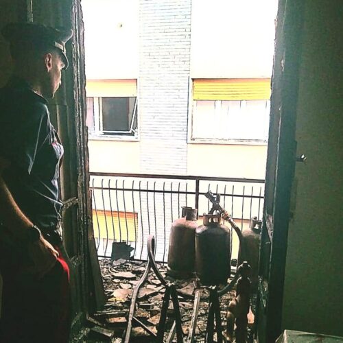 Incendio in un condominio a Serravalle. Evacuato lo stabile, nessun ferito