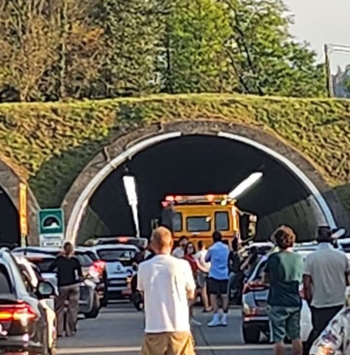 Incidente sulla A26 a Ovada: 4 mezzi coinvolti e 7 feriti non gravi