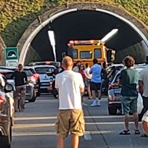 Incidente sulla A26 a Ovada: 4 mezzi coinvolti e 7 feriti non gravi
