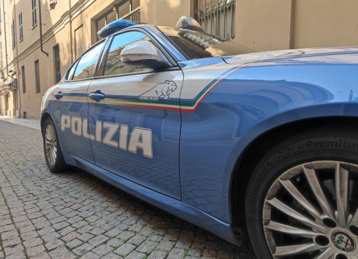 Spari in centro a Pavia con pistole softair: Daspo per un anno a due cittadini