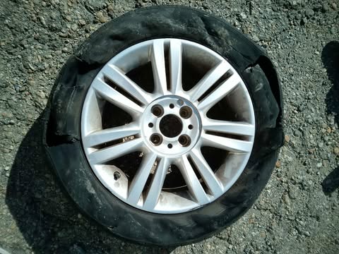 Proteste dei lettori per le condizioni delle strade. Ma da ottobre diversi cantieri per situazioni più urgenti