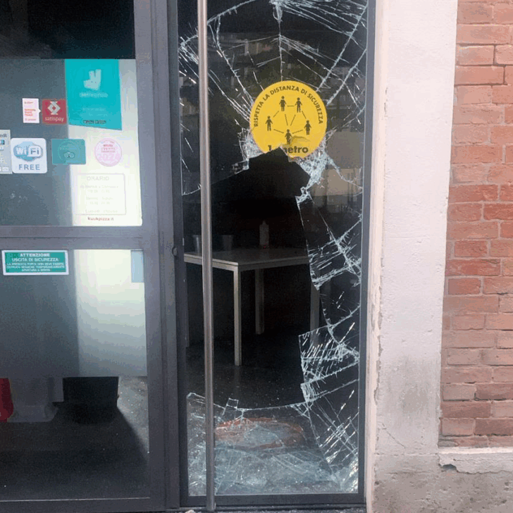 Spaccata nella pizzeria di corso Monferrato: “Quinta volta in 10 anni”