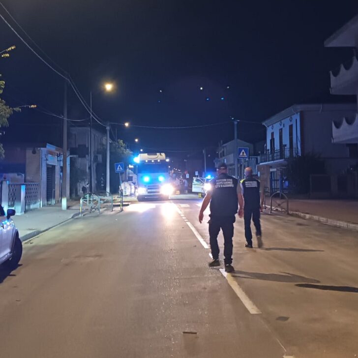 A Spinetta via Genova riaperta dopo la pulizia del manto stradale dal fango del rio Lovassina