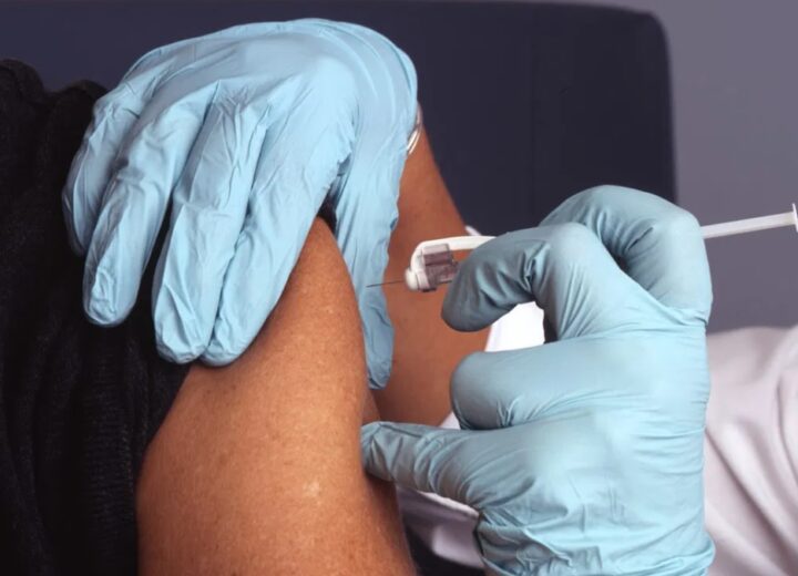 Influenza, in Lombardia superato il milione di vaccinazioni: oltre 49mila dosi somministrate in provincia di Pavia