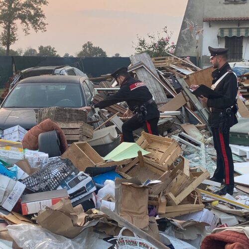 Rifiuti smaltiti illecitamente e dati alle fiamme: 4 denunciati
