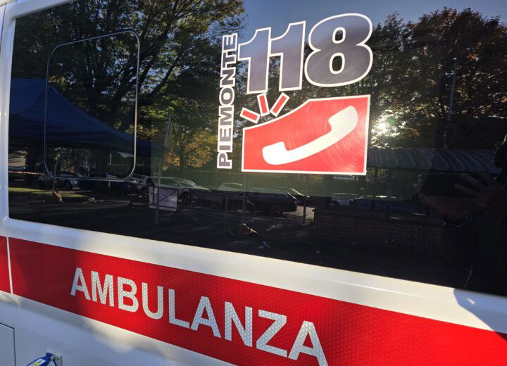 Tentato omicidio dopo la lite: investe con l’auto tre persone e fugge