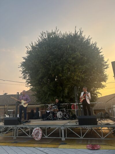 Successo per “La Piazza di Pecetto”: la nuova agorà della cultura tra libri, musica e dialetto