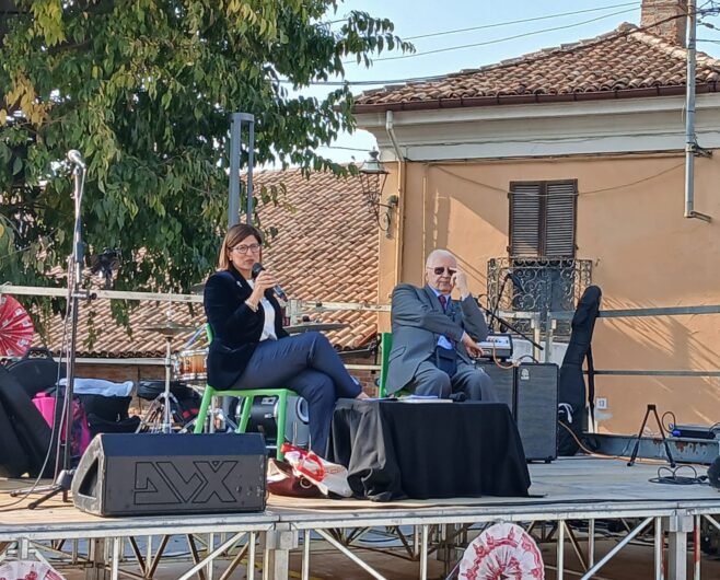 Successo per “La Piazza di Pecetto”: la nuova agorà della cultura tra libri, musica e dialetto