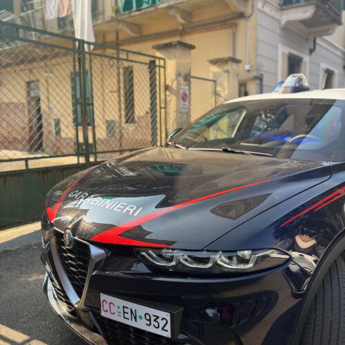 Persona trovata morta in un alloggio in via De Amicis: disposta autopsia per chiarire le cause del decesso