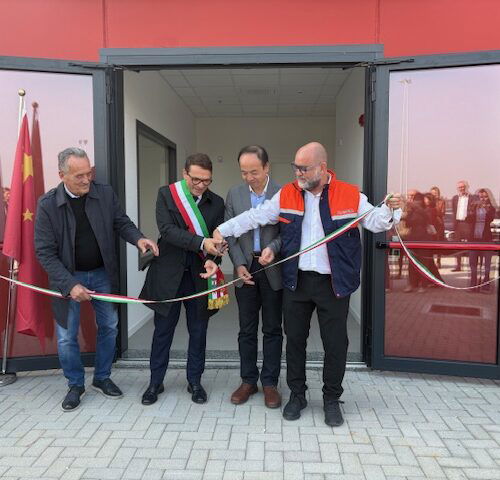 Maxi magazzino di Aosom operativo nel 2026. Si punta a un casello autostradale per la viabilità