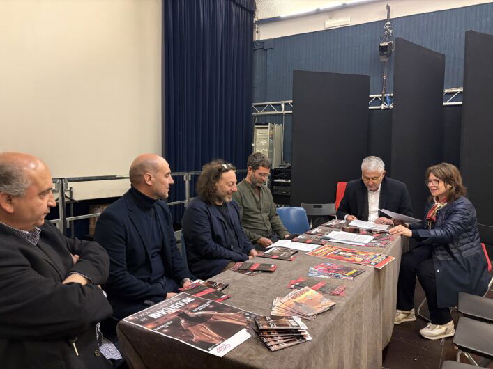 Bebo Storti, Benvenuti e Carucci nella nuova stagione del Teatro della Juta che celebra le rivoluzioni quotidiane