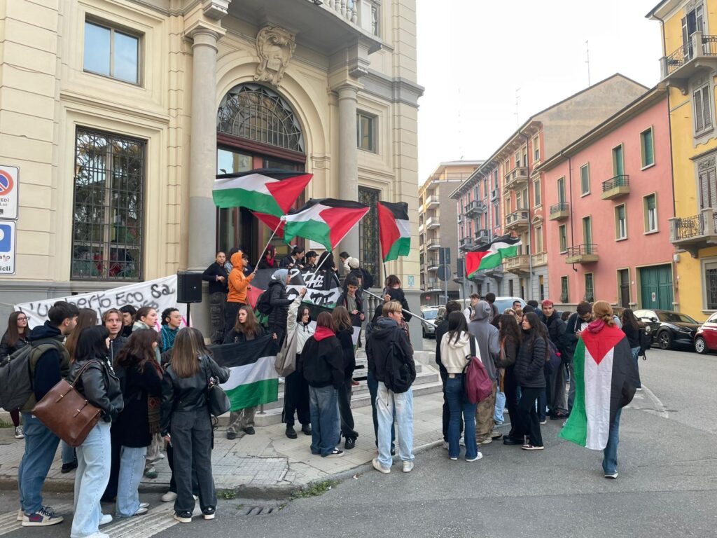 Protesta Gaza Liceo Eco Alessandria venerdì 3 ottobre 2025