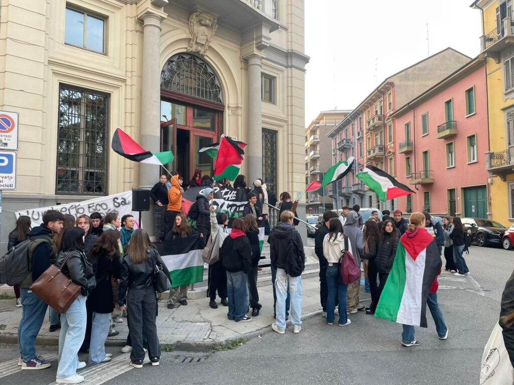 Protesta Gaza Liceo Eco Alessandria venerdì 3 ottobre 2025