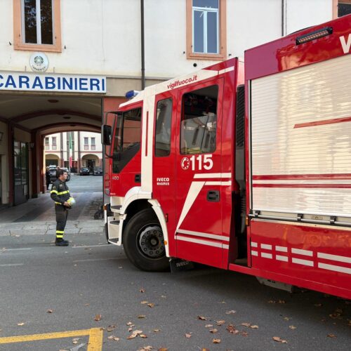 Strage nel veronese: i Vigili del Fuoco alessandrini davanti alla Caserma per abbracciare i Carabinieri