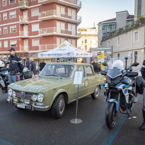 La Polizia Stradale di Alessandria protagonista al raduno di auto d’epoca “Ruote nella Storia”