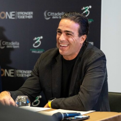 Padel, Matri a Tortona per l’evento benefico con tanti ex calciatori: “Io mi diverto sempre, anche se perdo”