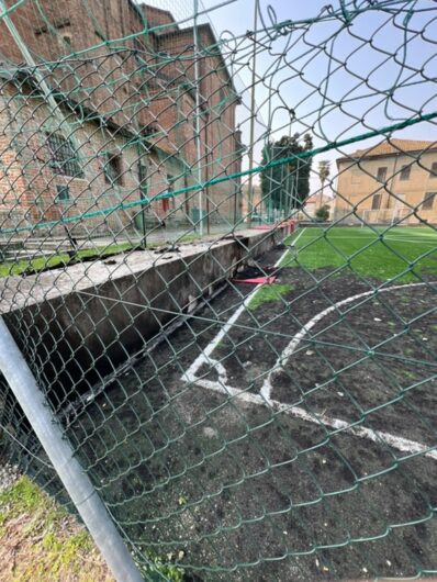 Bruciata una parte del campo sintetico a Balzola: non si esclude l’ipotesi di un atto vandalico